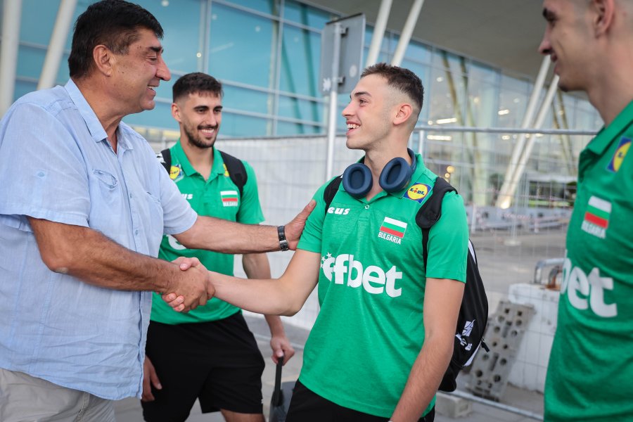 Българският национален отбор по волейбол замина за Световното първенство1