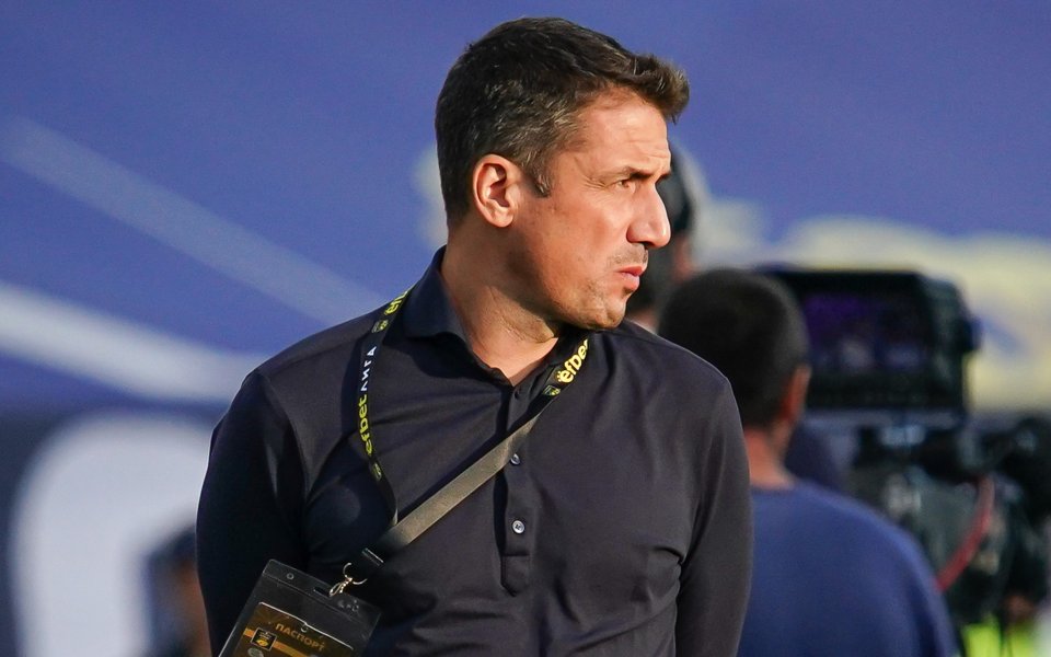 Дилема пред Веласкес преди гостуването на Локо София