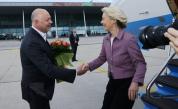 Министерски съвет потвърди, че е имало инцидент със самолета на Урсула фон дер Лайен