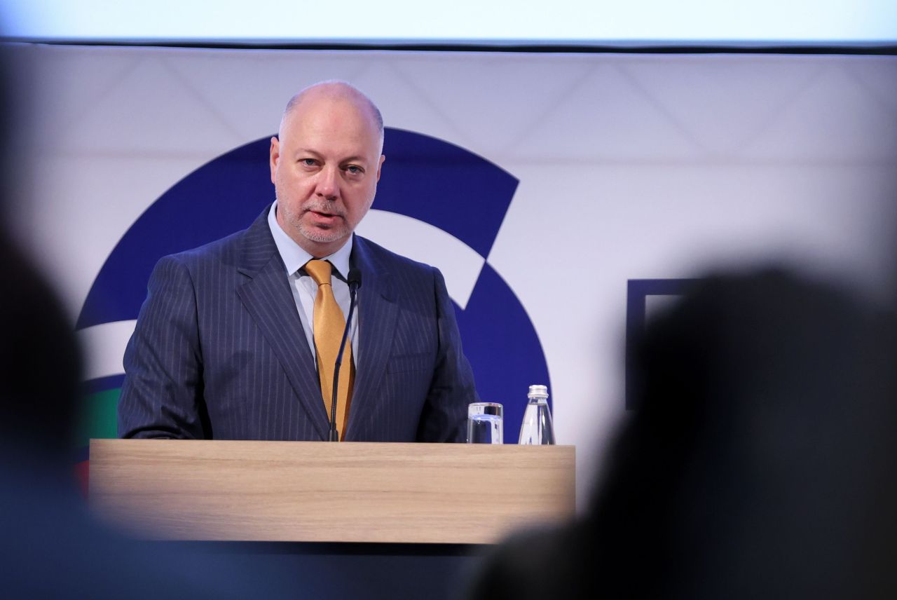 <p>Министър-председателят на Република България Росен Желязков (на снимката) открива Националната информационна кампания за въвеждане на еврото в България. Събитието се провежда в Международния конгресен център на Морска гара с участието на представители на различни институции, експерти, представители на бизнеса, местната власт и граждани.</p>