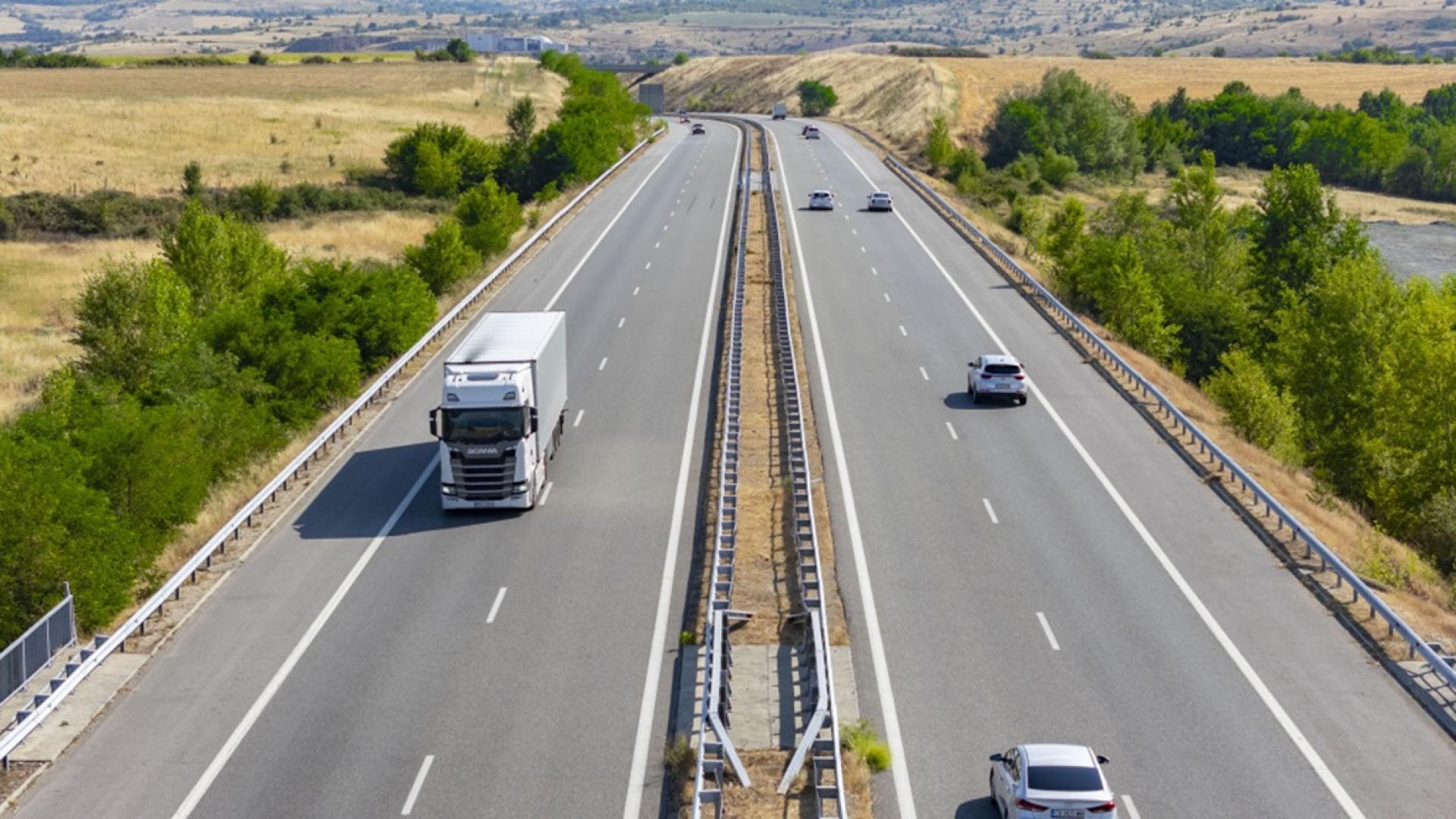 На границата с Турция трафикът е интензивен на Граничния контролно пропускателен