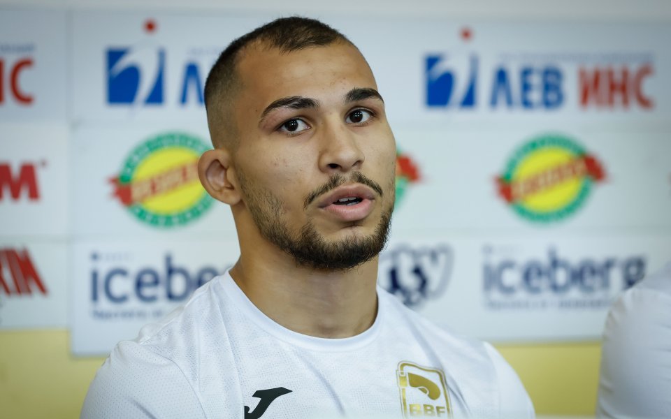 Радослав Росенов дава старт на българското участие на Световното по бокс в Ливърпул