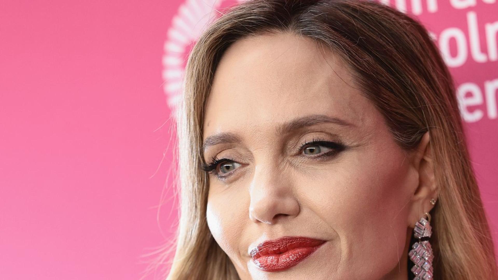 Актрисата Анджелина Джоли показа драматична промяна във външния си вид