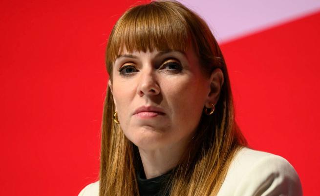 Удар за Киър Стармър: Анджела Рейнер подаде оставка след данъчен скандал