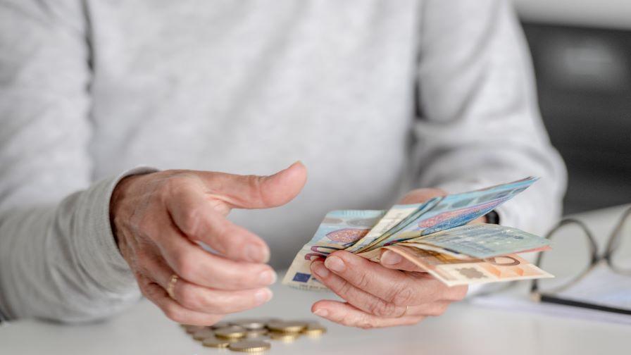 Започва изплащането на пенсиите за февруари