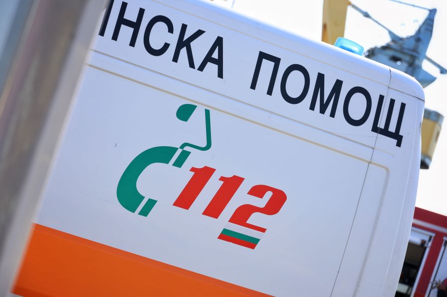 Мотоциклетист е с опасност за живота след катастрофа в Старозагорско