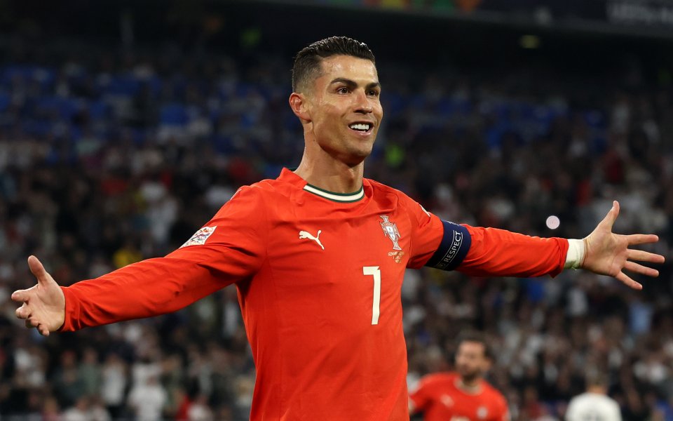 ФИФА се подаде на натиска от феновете, добави Роналдо в официалния си плакат