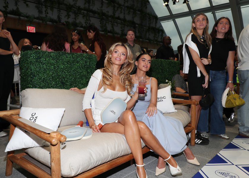 Брукс Надер1