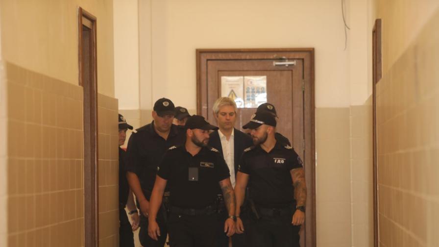 <p>ВКС реши - делото срещу Коцев отива във Варна</p>