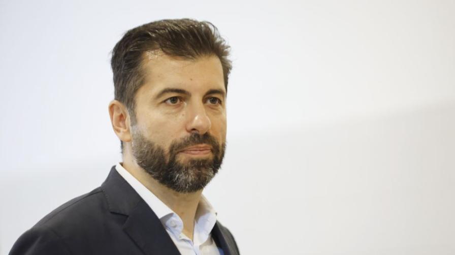 Кирил Петков към Трифонов: Всеки мъж струва, колкото тежи думата му