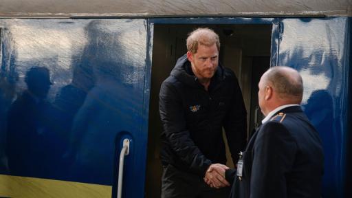 Символиката на дрехите, които Хари облече за изненадващото си посещение в Украйна