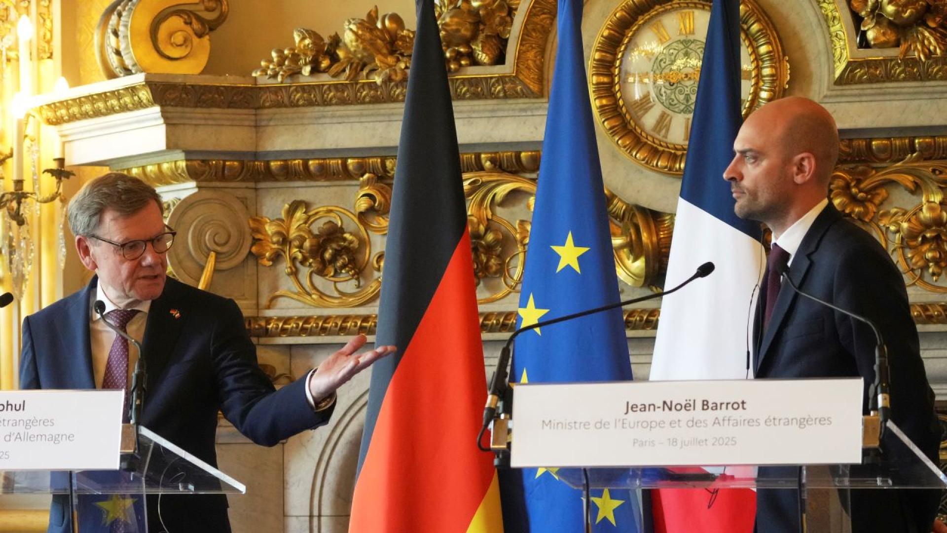 Външните министри на Великобритания Франция и Германия – Ивет Купър