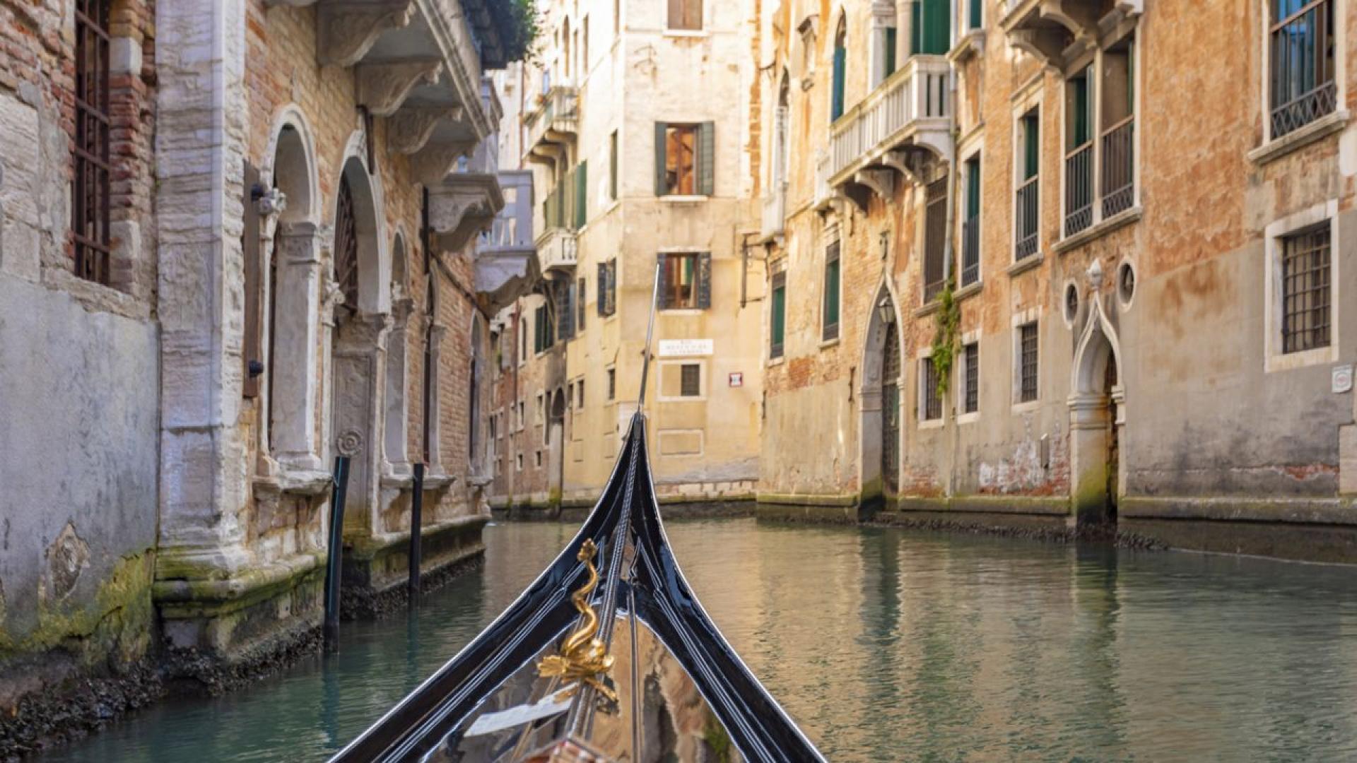 Властите във Венеция забраниха на двойка да влиза във Венеция след