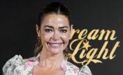 Дениз Ричардс спаси 15 кучета от "затрупания" дом на мъжа си