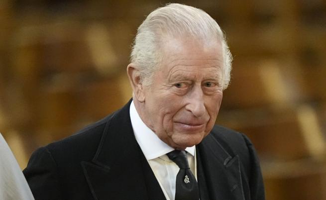 Освиркаха крал Чарлз заради връзките на принц Андрю с Епстийн Освиркаха крал Чарлз заради връзките на принц Андрю с Епстийн