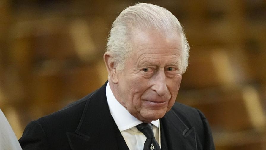 Освиркаха крал Чарлз заради връзките на принц Андрю с Епстийн