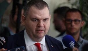 Пеевски за вота на недоверие: Безсмислено упражнение и загуба на време