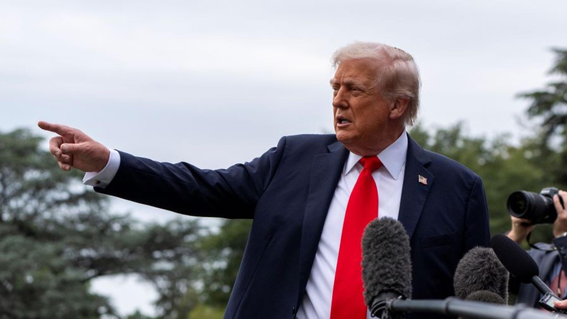 Американският президент Доналд Тръмп снощи заяви че обявява лявото антифашистко