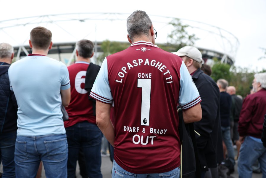 Протест на феновете на Уест Хем1