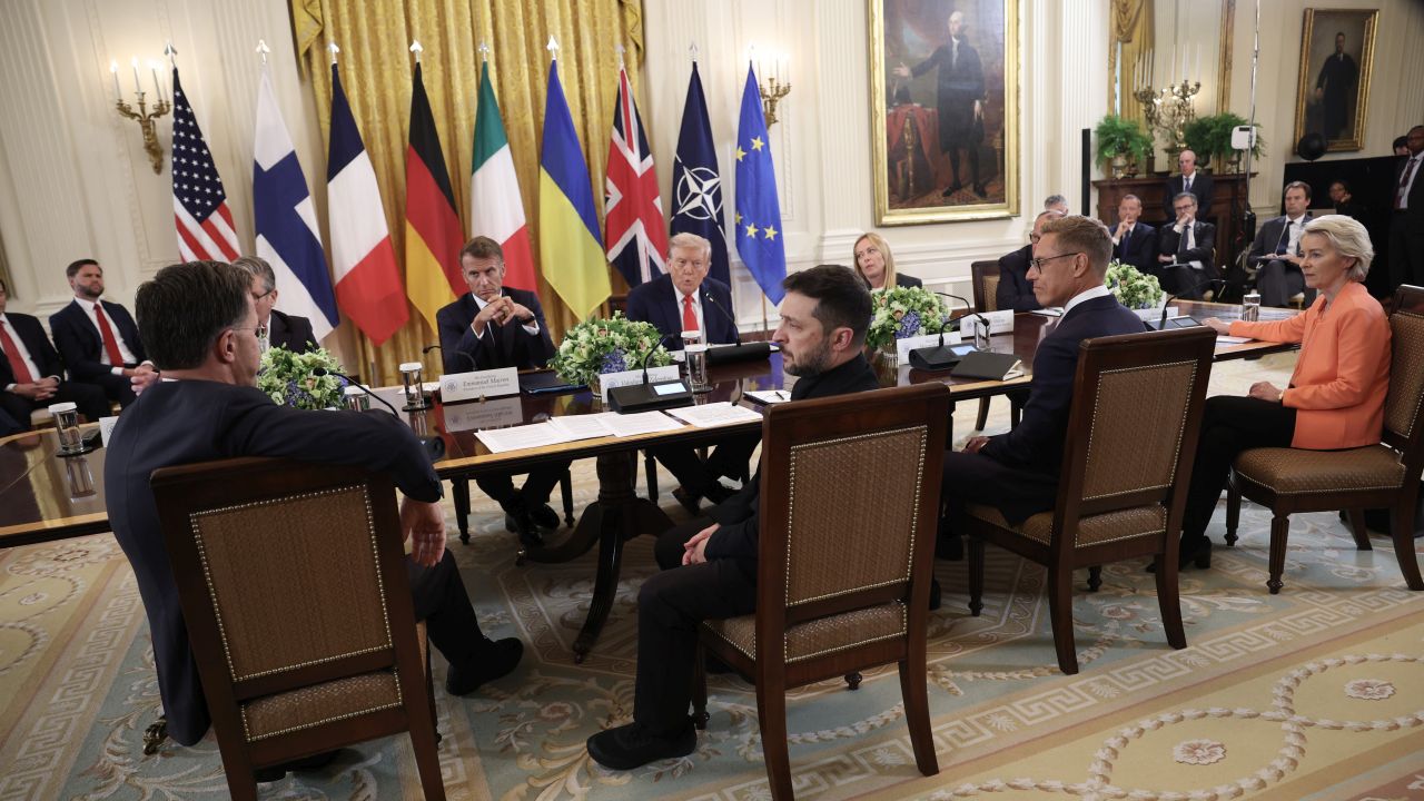 Ройтерс: Доналд Тръмп се отдръпва от дипломацията - Европа остава сама срещу Владимир Путин