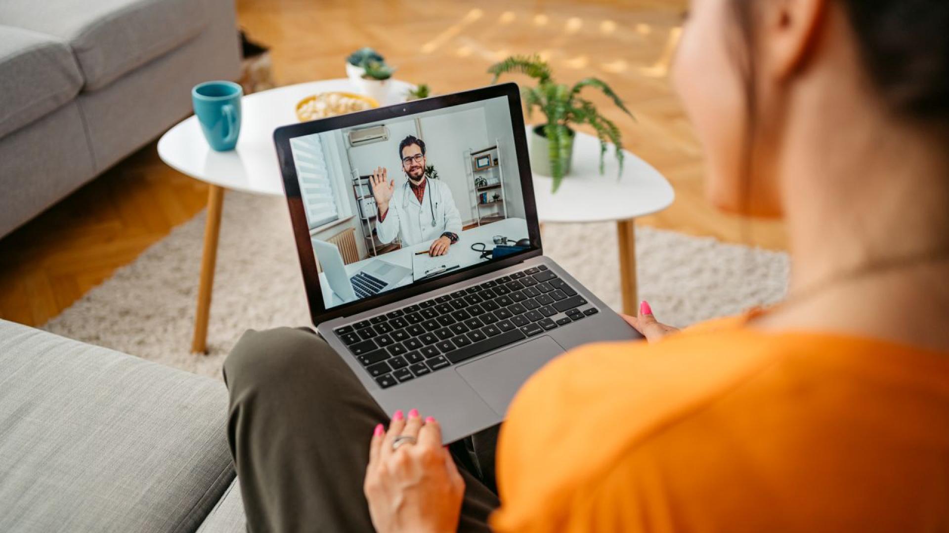 Медицинска помощ от разстояние да се извършва само от лечебни