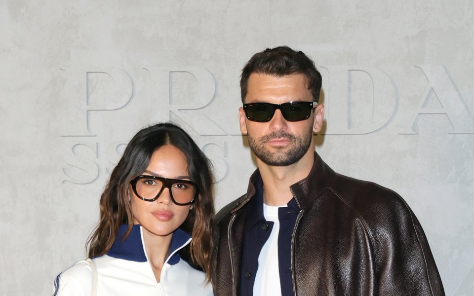 Кучето на Ейса Гонсалес стана модна икона, носи дрехи за хиляди евро (СНИМКА)