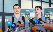 Братя по кръв и волейбол: Александър и Симеон Николови, които поведоха България към полуфинал