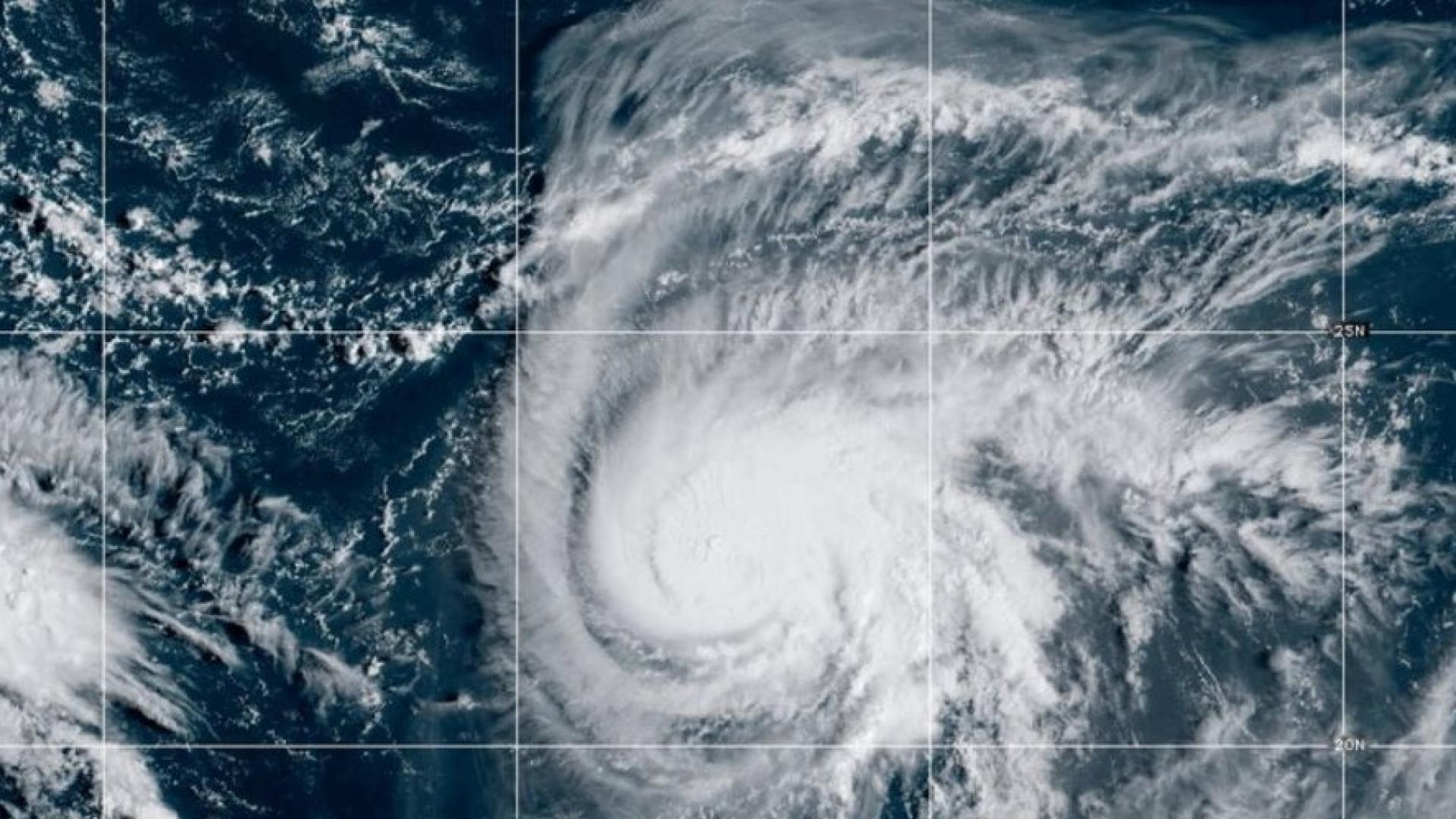 Тропическата буря Умберто която се формира в петък над Атлантическия