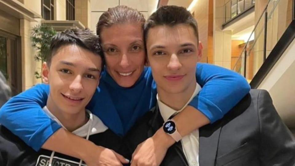 мая николова