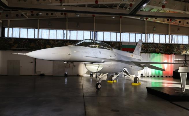 Теч на гориво от български F-16, пращат експерт от САЩ