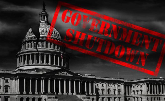 Кризата в САЩ: Полети и паркове в хаос, без пари за храна Кризата в САЩ: Полети и паркове в хаос, без пари за храна