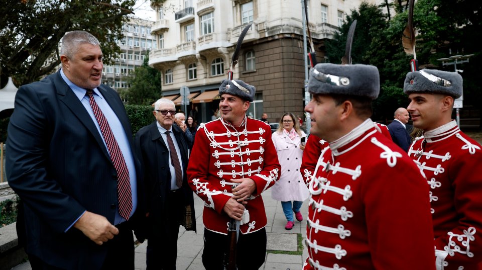 Президентът Румен Радев награди волейболните герои на България1