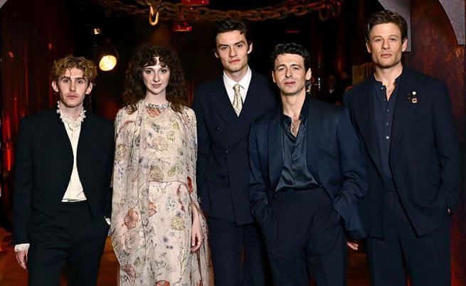 Новият хитов сериал на Netflix разказва сагата на семейство Гинес