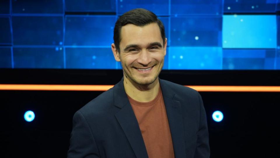 Юлиан Костов