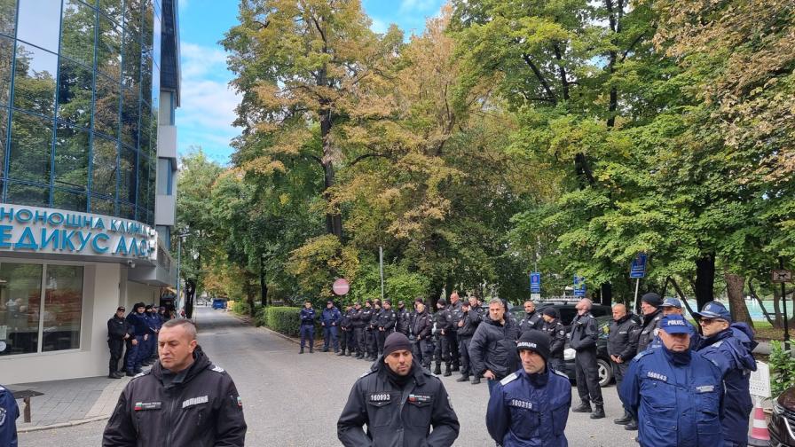 Протест на близките на 6годишното дете издъхнало на зъболекарски стол