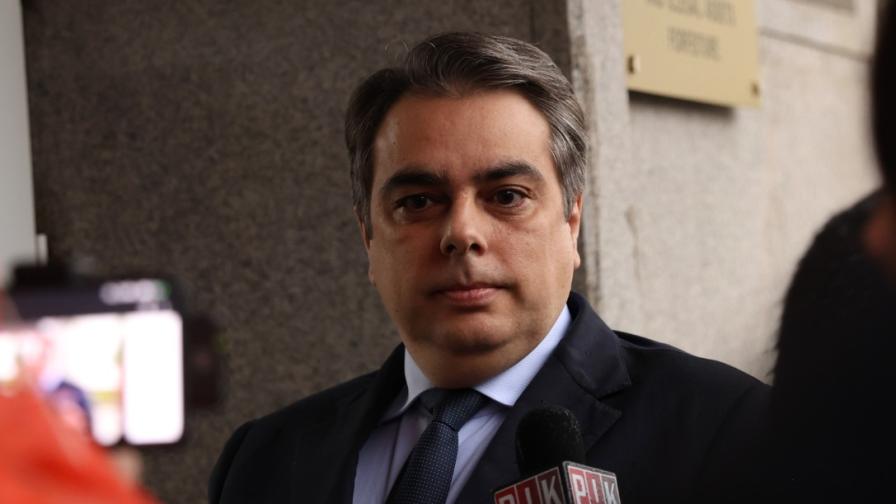 Асен Василев: Силно се надяваме партиите в управлението да чуят хората