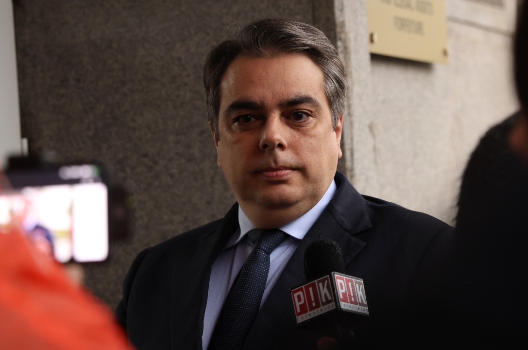 Асен Василев: Силно се надяваме партиите в управлението да чуят хората