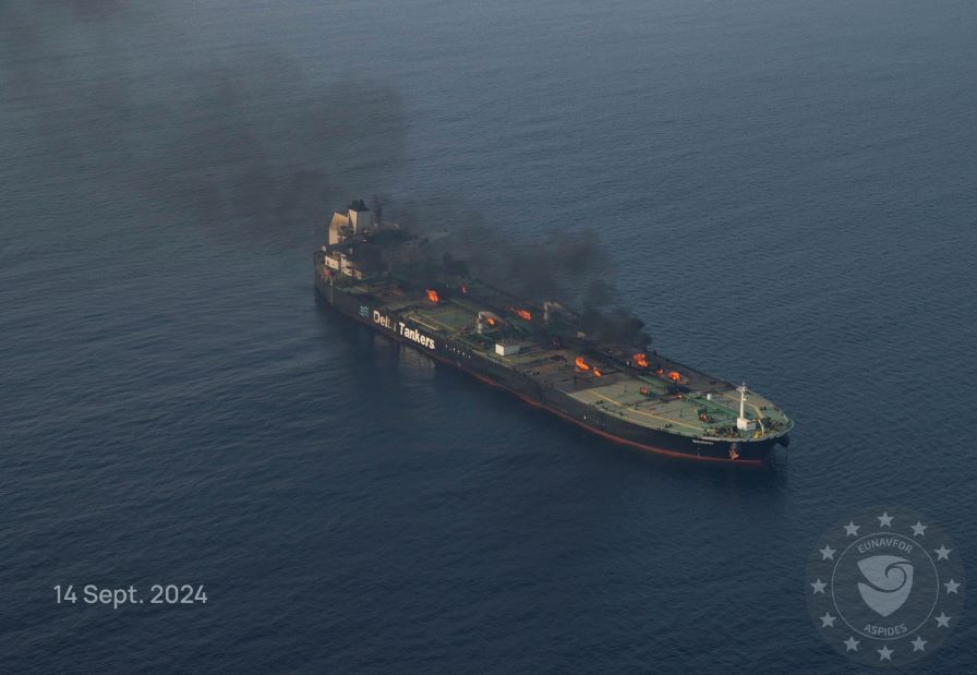 Член на екипажа на нападнат от хутите нидерландски товарен кораб почина от раните си