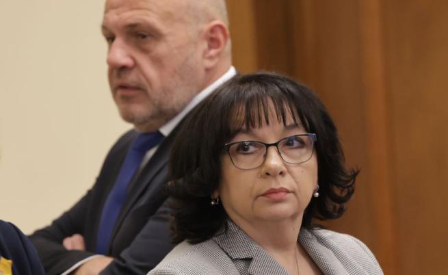 Теменужка Петкова: Радев да не лъже, процедурата по свръхдефицит е за 2026 г.