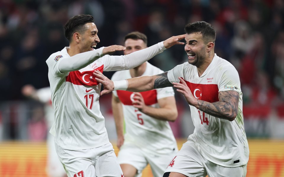 Двама подновиха тренировки с Турция преди мача с България