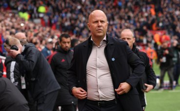 Ливърпул иска да действа бързо и преговаря със Слот за нов договор