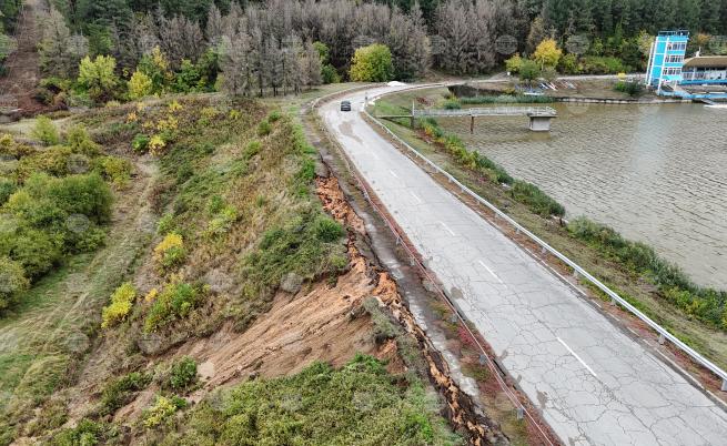 Бедствено положение в Русенско: Започна евакуация заради риск от скъсване на дига