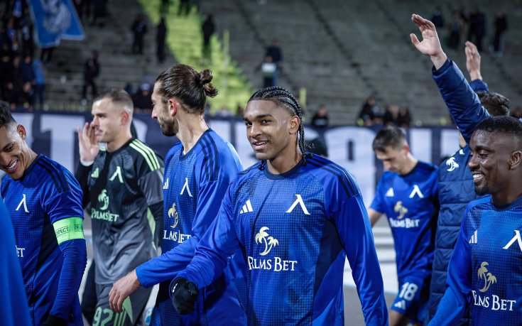 Натискат Левски да продава основни играчи