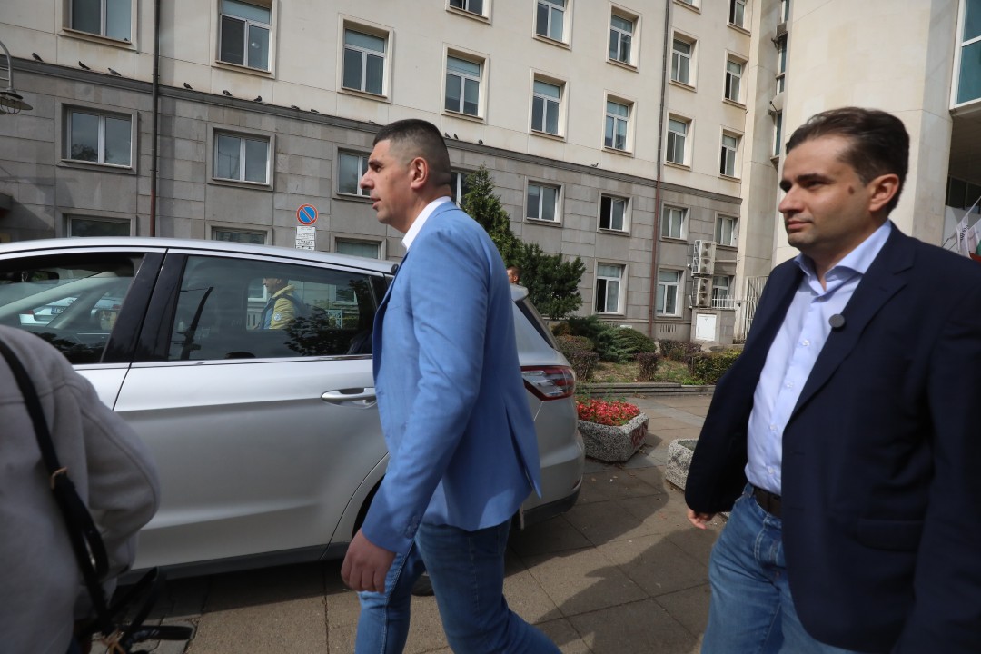 <p>ДБ търси подкрепа от ПП и ДСБ за оспорване на резултатите от изборите в Пазарджик.</p>