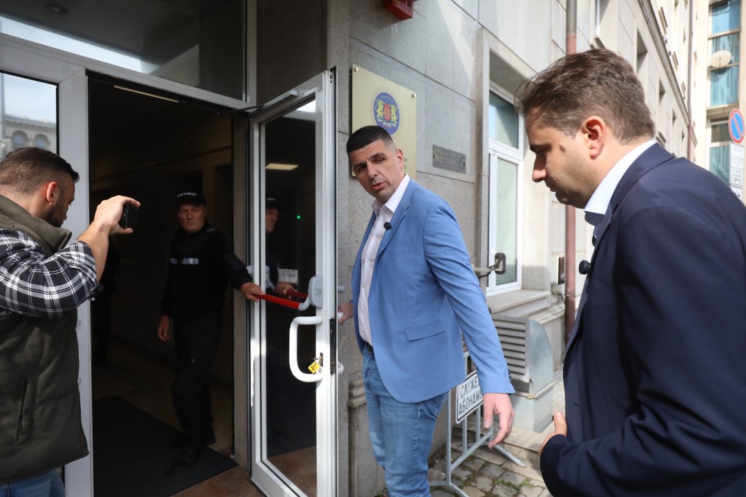 <p>ДБ търси подкрепа от ПП и ДСБ за оспорване на резултатите от изборите в Пазарджик.</p>