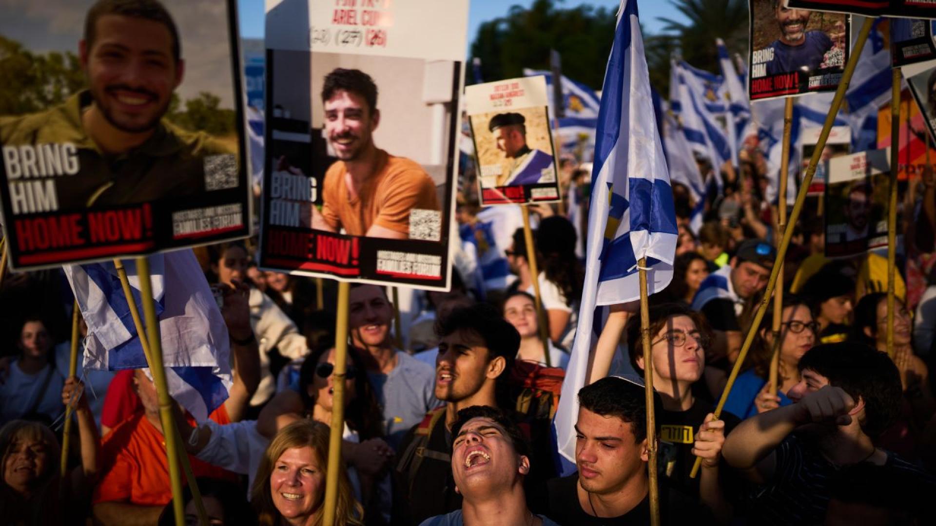 Израелските военни съобщиха че 20 живи заложници са били освободени