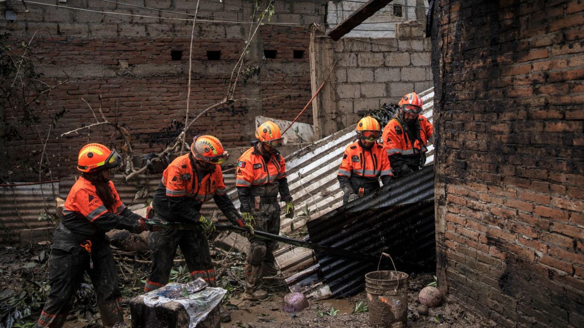 Жертвите на проливните дъждове които засегнаха Мексико миналата седмица нараснаха