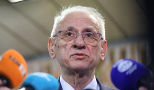 Висока концентрация на бактерии в топла вода - здравният министър с първи коментар