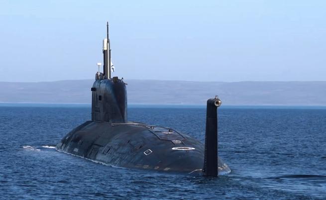 Швеция гони руска подводница в Балтийско море