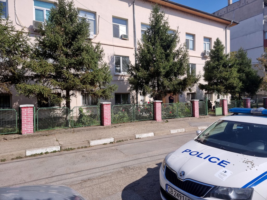Кола прегази и уби жена на тротоар в Лом